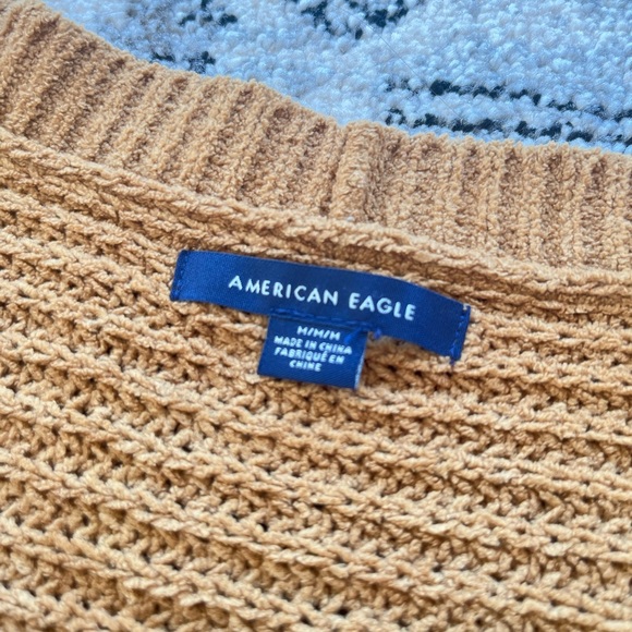 AMERICAN EAGLE MUSTARD V NECK SWEATER - Picture 2 of 2